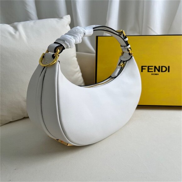 Fendi Quilted Leather Women's Bag - Picture 2 of 8